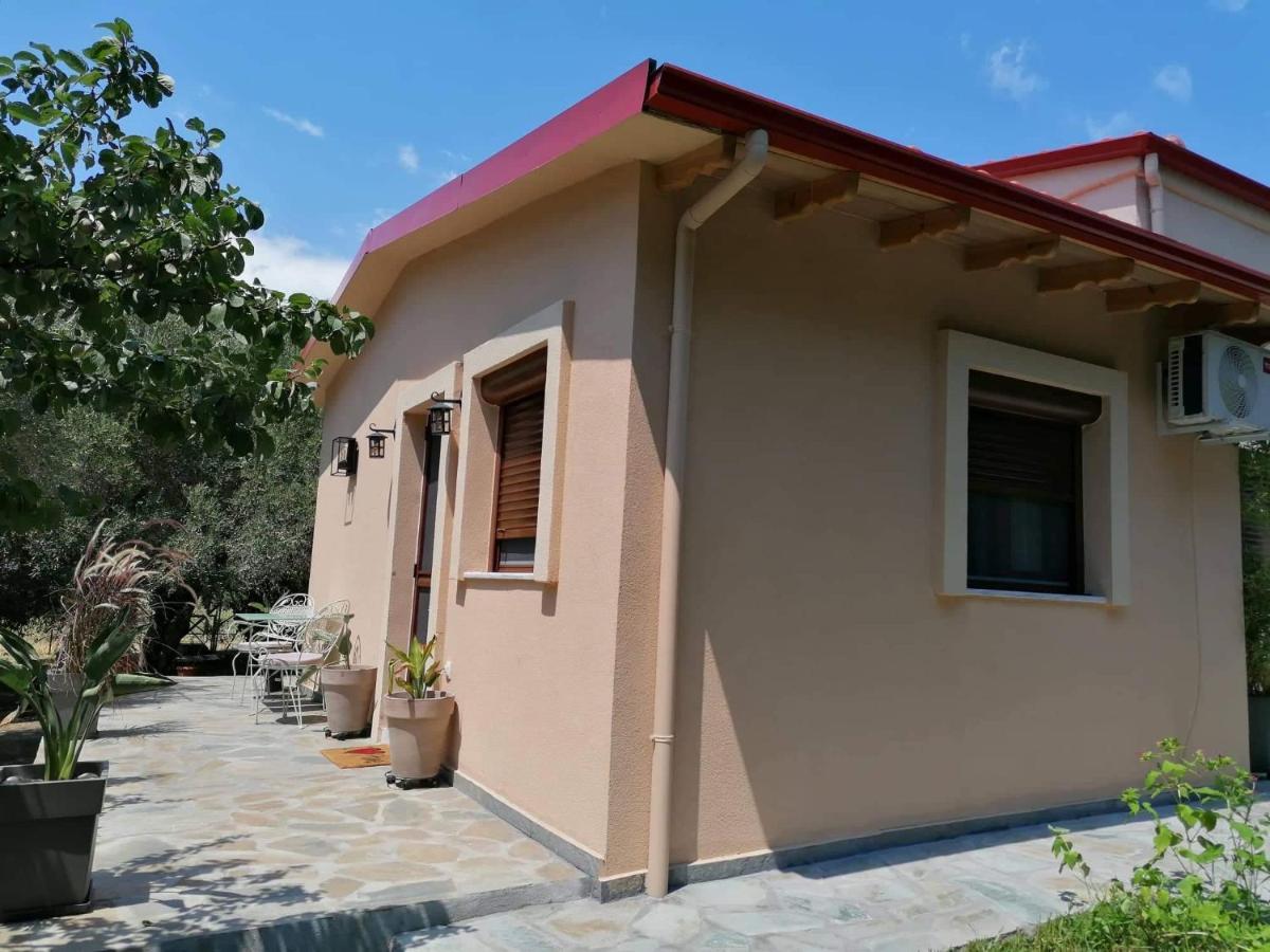 Willa Tiny House By The Sea Nea Skioni Zewnętrze zdjęcie