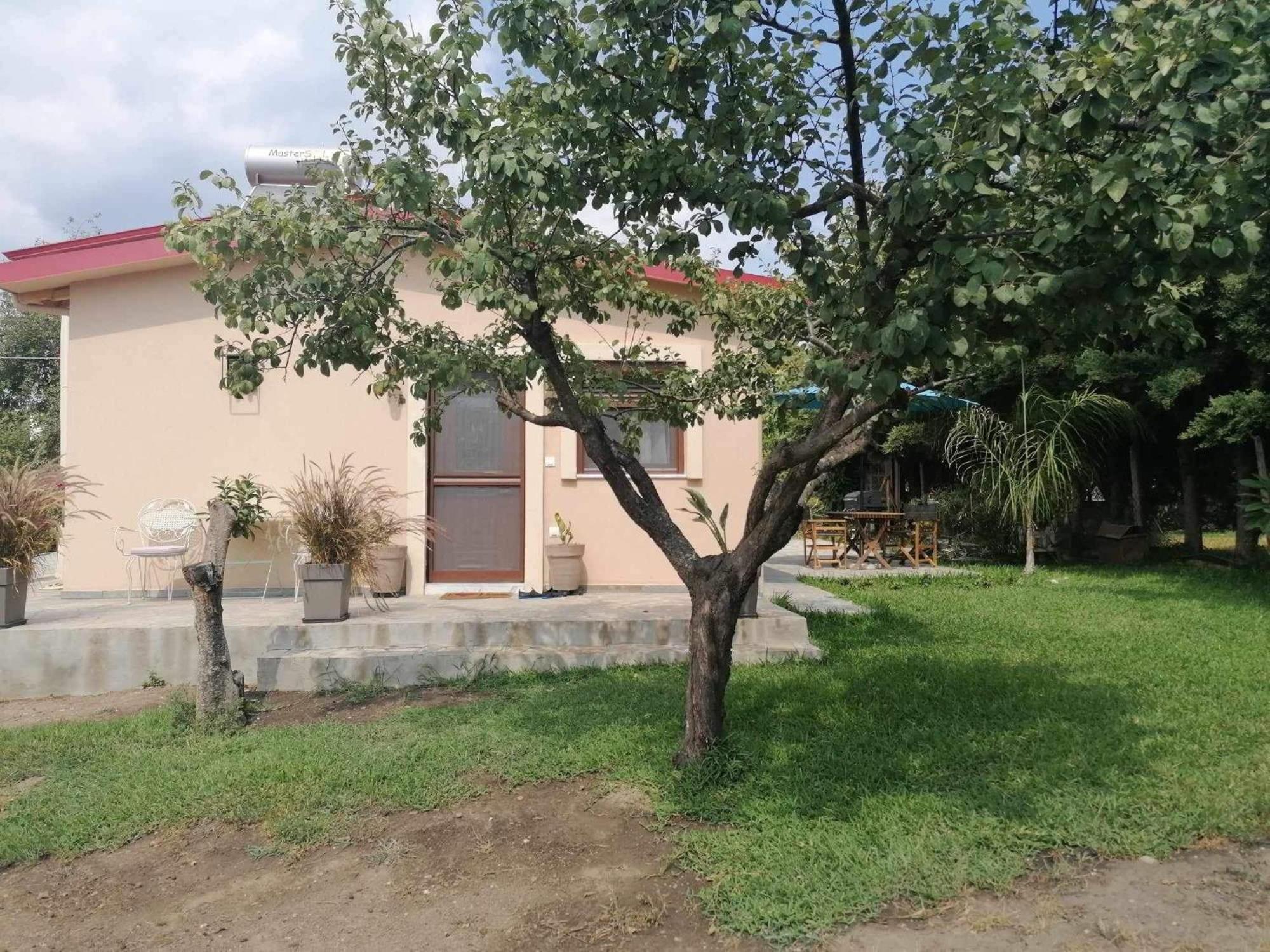 Willa Tiny House By The Sea Nea Skioni Zewnętrze zdjęcie