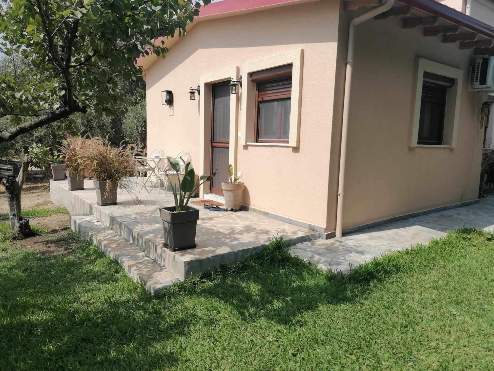 Willa Tiny House By The Sea Nea Skioni Zewnętrze zdjęcie